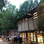 Zecamping 3 Etoiles Avec Piscine Bar Et Restaurant En Bord De Ruisseau Casa de Férias *