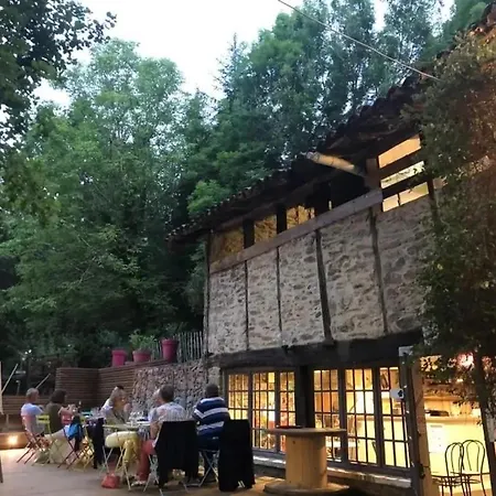 Zecamping 3 Etoiles Avec Piscine Bar Et Restaurant En Bord De Ruisseau Ferienhaus *
