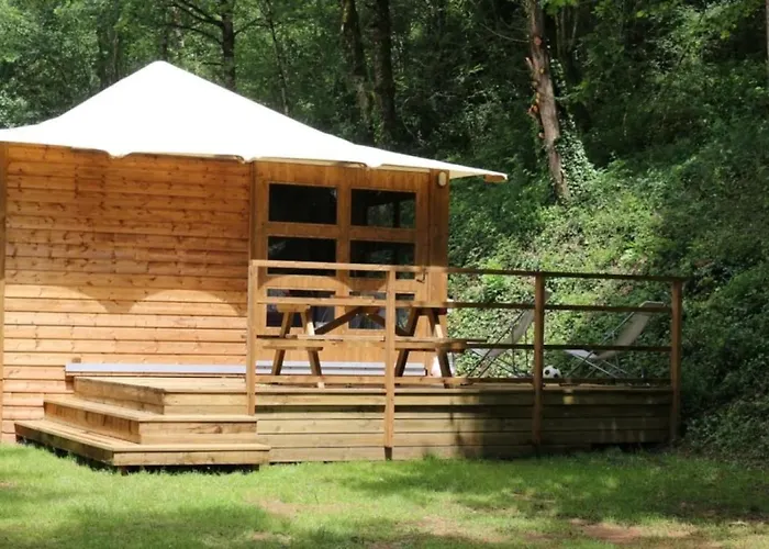 Zecamping3 Avec Piscine Bar Et Restaurant En Bord De Ruisseau Holiday home