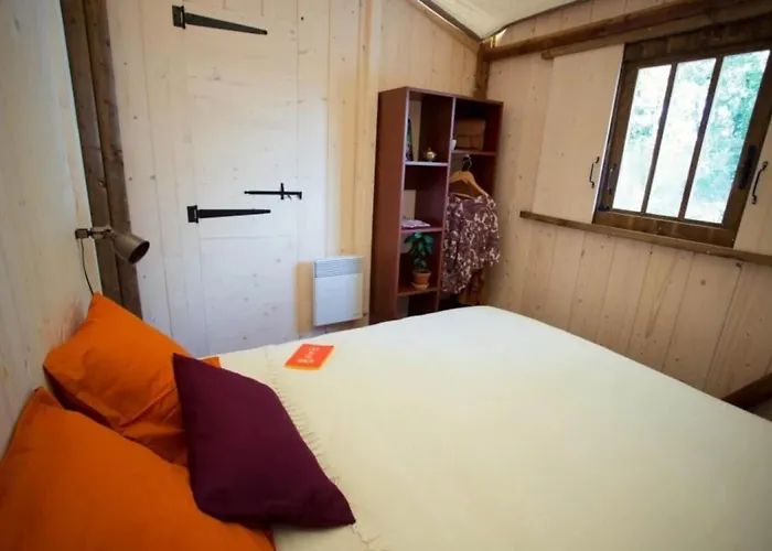 Zecamping3 Avec Piscine Bar Et Restaurant En Bord De Ruisseau Holiday home *